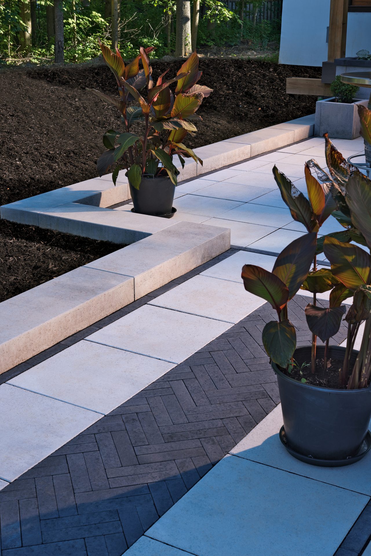 Melville 24×24 Slab | Peel Landscape Depot